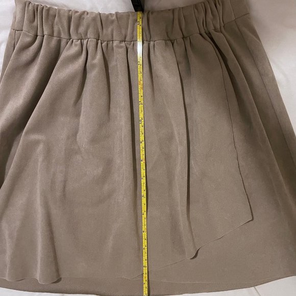 SOLD - Aritzia Wilfred Free Nescher Faux Suede Skirt - Picture 6 of 6